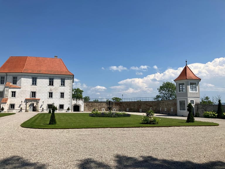 Schloss Viehofen St. Poelten Hochzeit Location Event 10.jpg