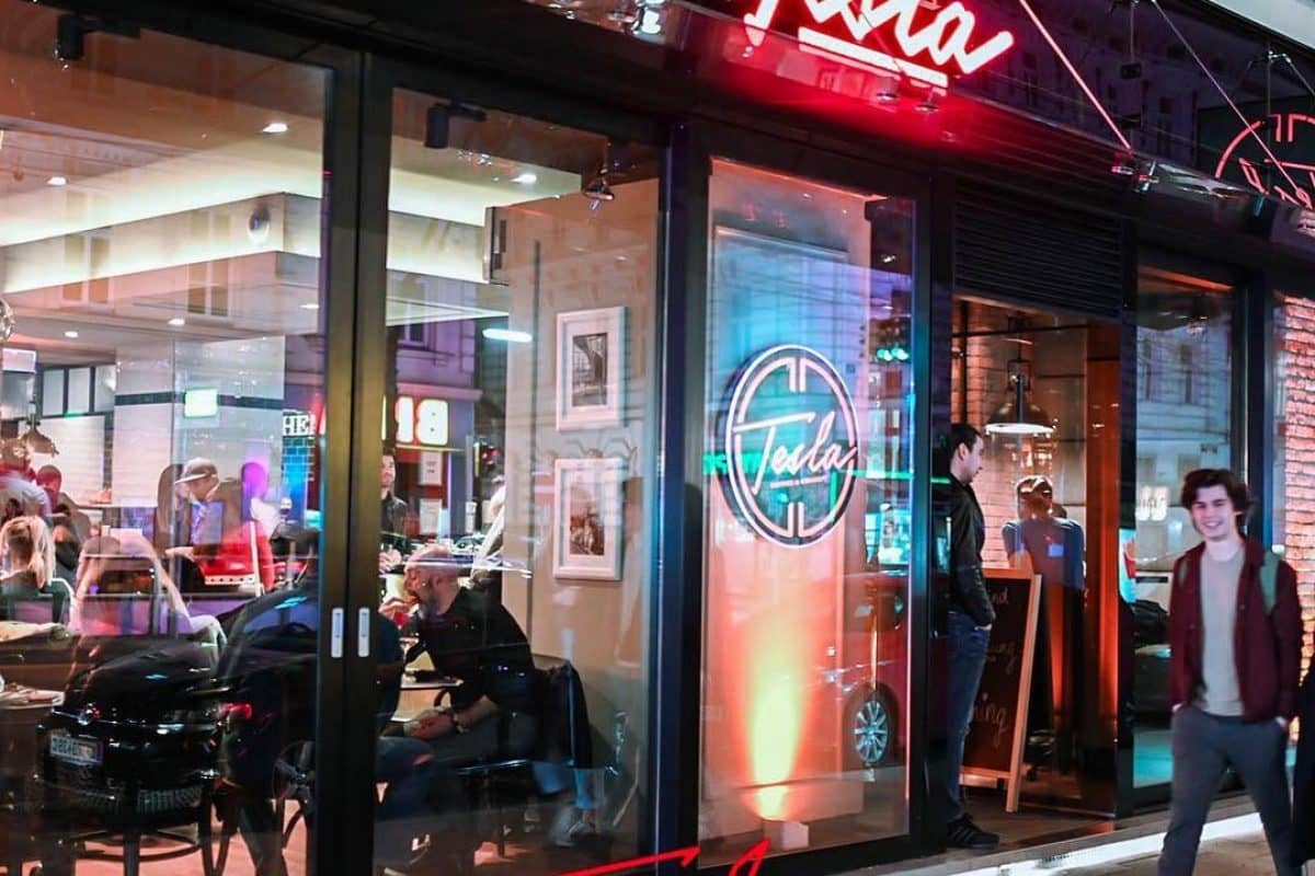 Tesla Coffee Concept 1150 Wien Hier Feiern Eventlocation 1.jpg