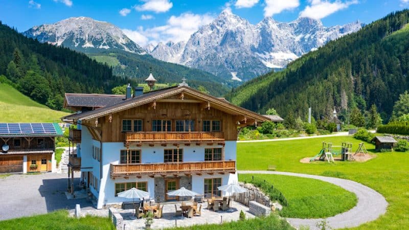 ferienhaus mandlberggut appartements gutshaus schladming dachstein wandern skifahren sommer winter.jpg